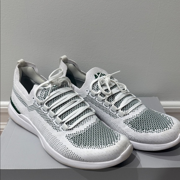 APL Techloom Breeze - Picture 1 of 8